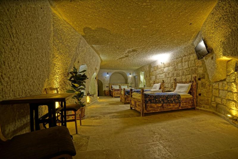 Zeus Cave Suites image