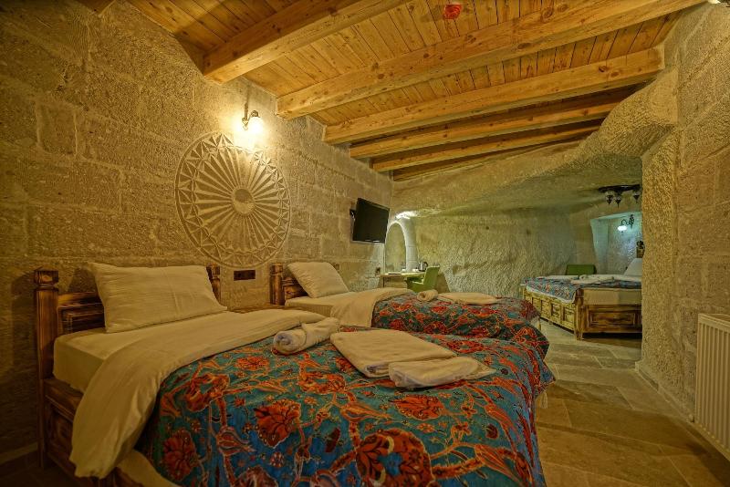 Zeus Cave Suites image