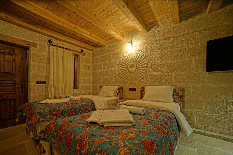 Zeus Cave Suites image