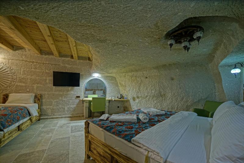 Zeus Cave Suites image