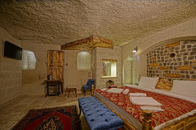 Zeus Cave Suites image