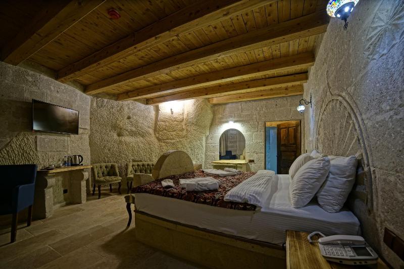 Zeus Cave Suites image
