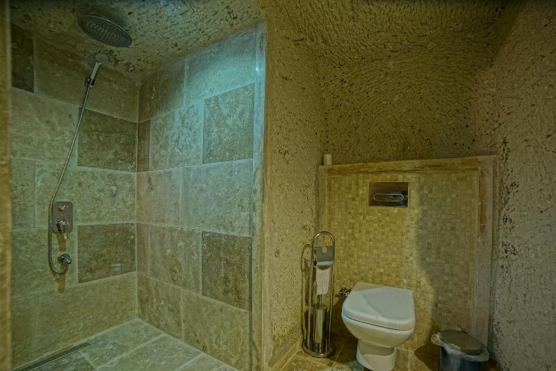 Zeus Cave Suites image