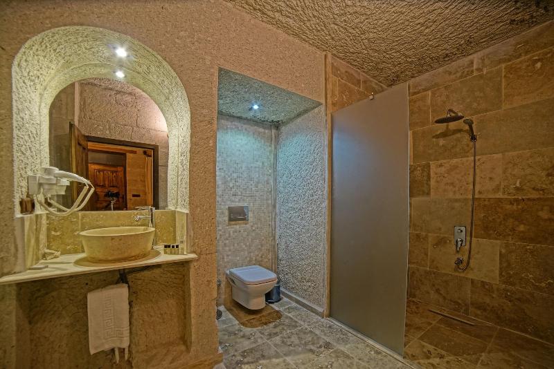 Zeus Cave Suites image