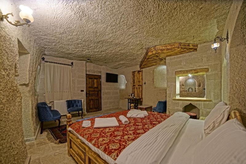 Zeus Cave Suites image