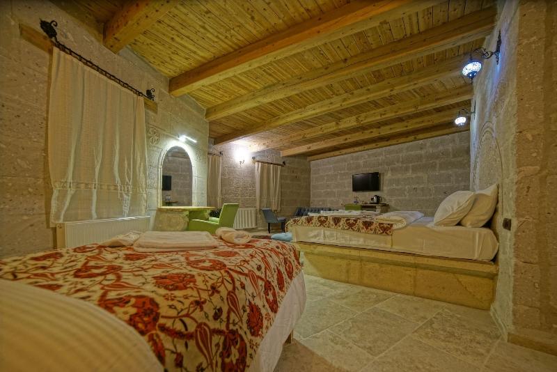 Zeus Cave Suites image