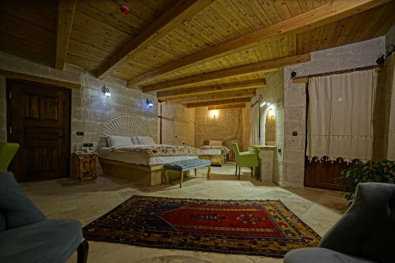 Zeus Cave Suites image