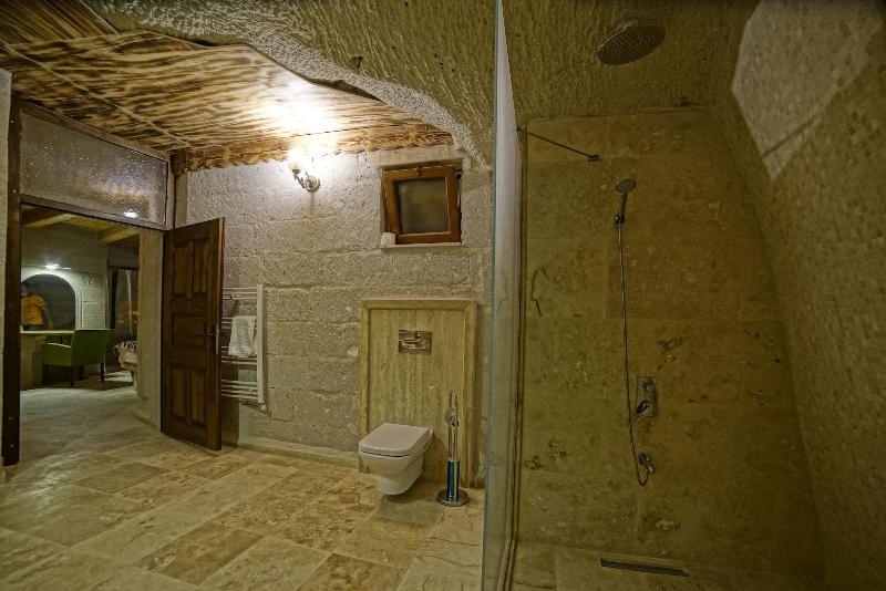 Zeus Cave Suites image