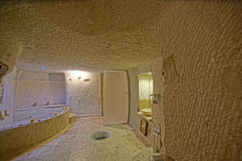 Zeus Cave Suites image