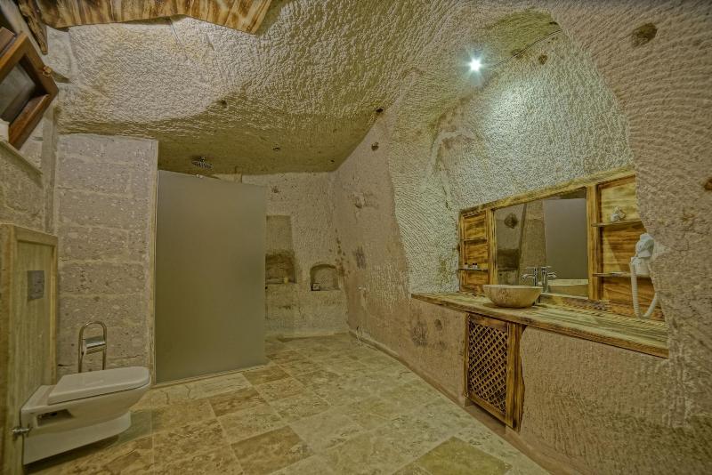 Zeus Cave Suites image