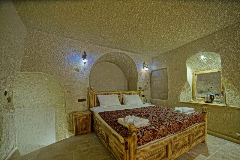 Zeus Cave Suites image