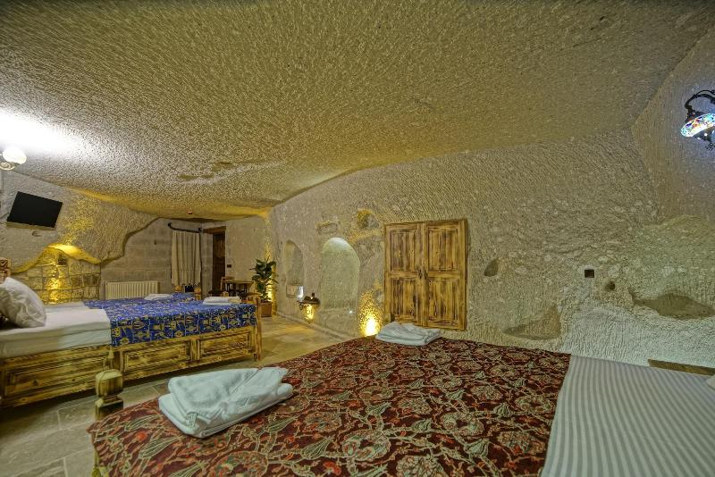 Zeus Cave Suites image