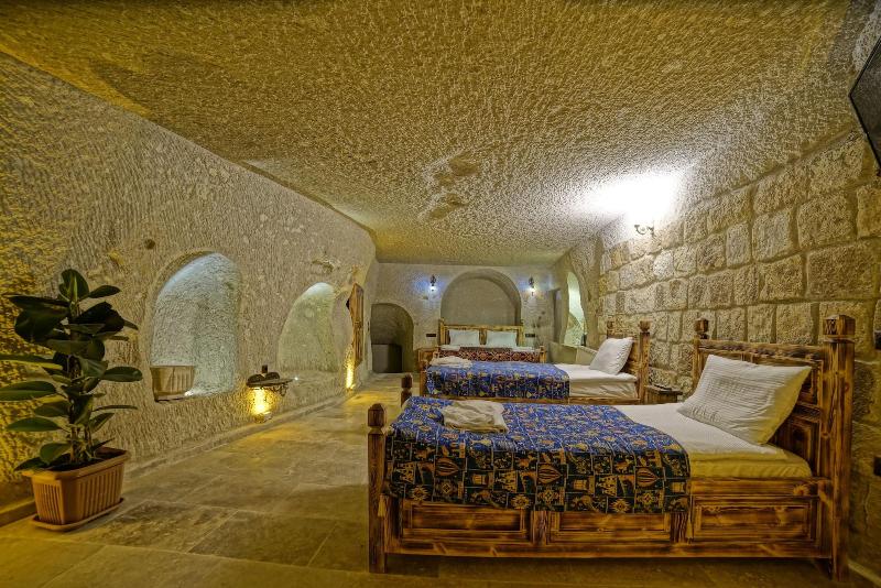 Zeus Cave Suites image