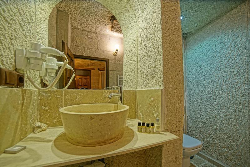 Zeus Cave Suites image