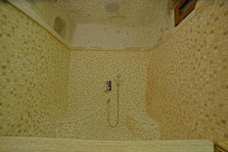 Zeus Cave Suites image