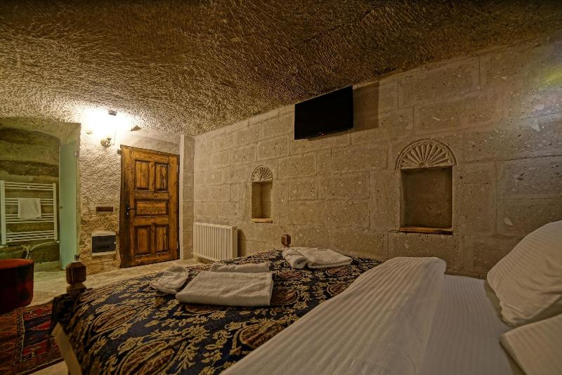 Zeus Cave Suites image