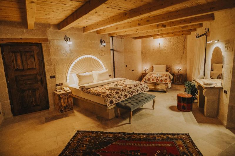 Zeus Cave Suites image