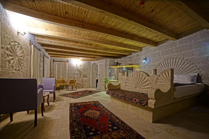 Zeus Cave Suites image