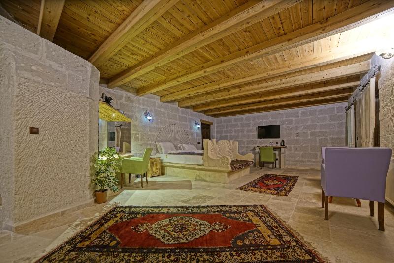 Zeus Cave Suites image
