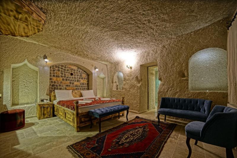 Zeus Cave Suites image