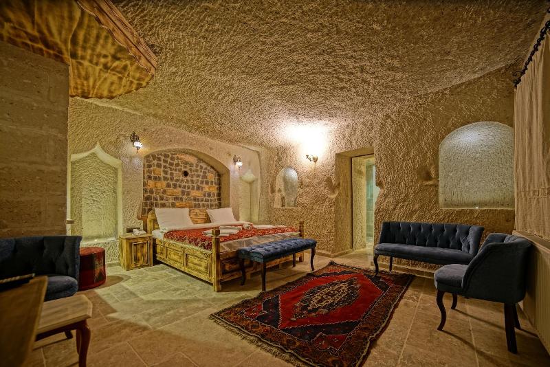 Zeus Cave Suites image