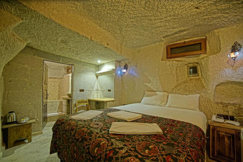 Zeus Cave Suites image