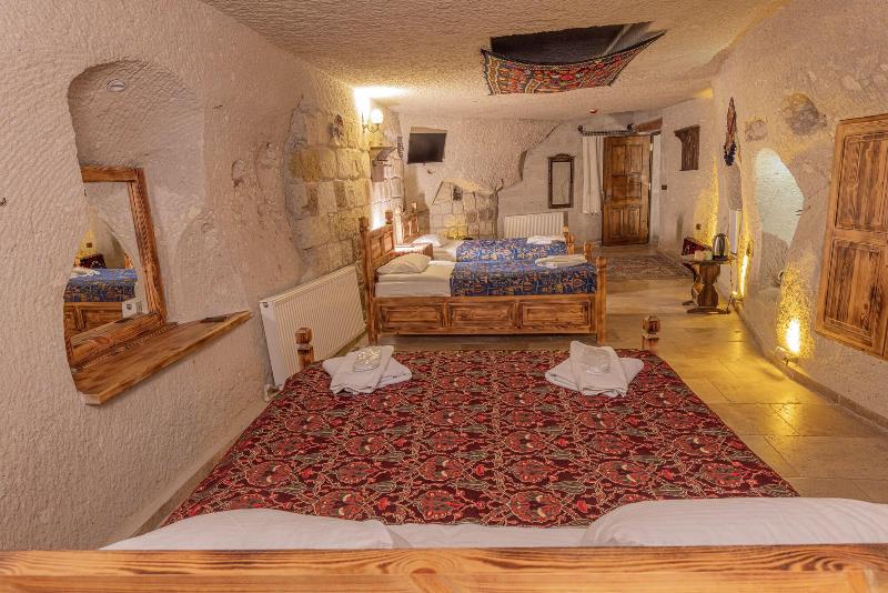 Zeus Cave Suites image
