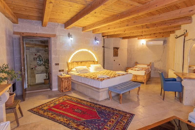 Zeus Cave Suites image