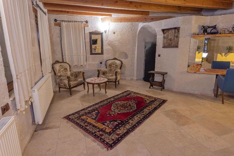 Zeus Cave Suites image
