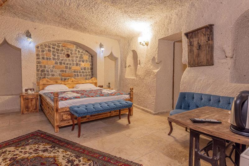 Zeus Cave Suites image
