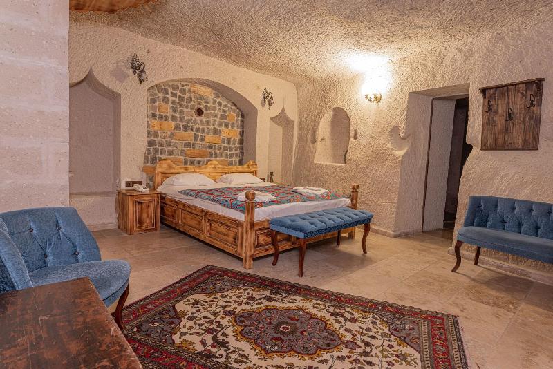 Zeus Cave Suites image