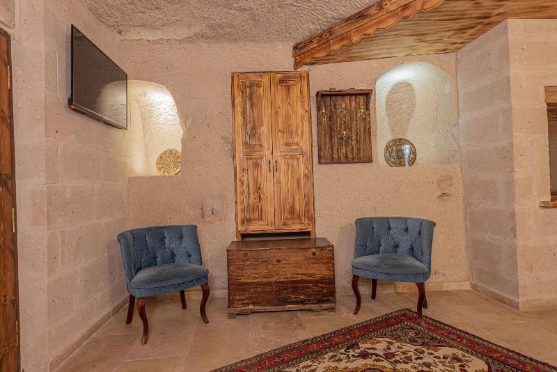 Zeus Cave Suites image