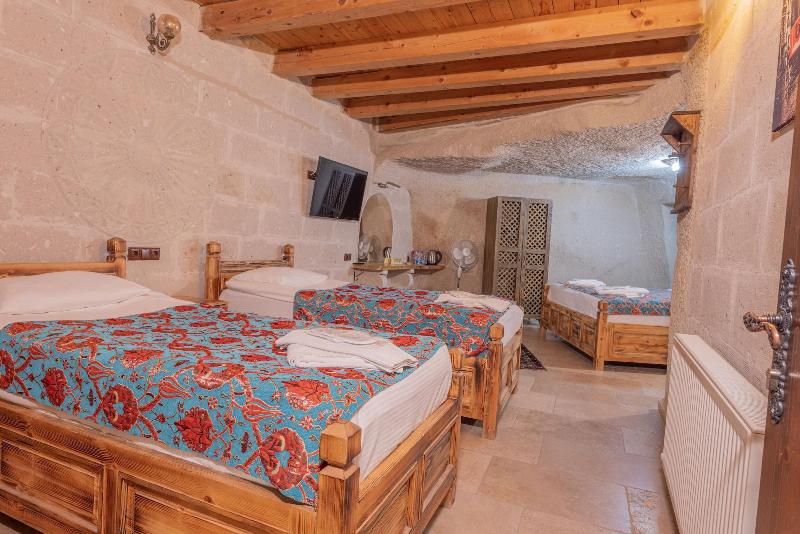 Zeus Cave Suites image