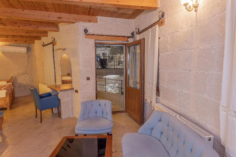 Zeus Cave Suites image