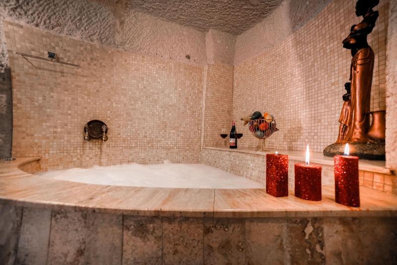 Zeus Cave Suites image