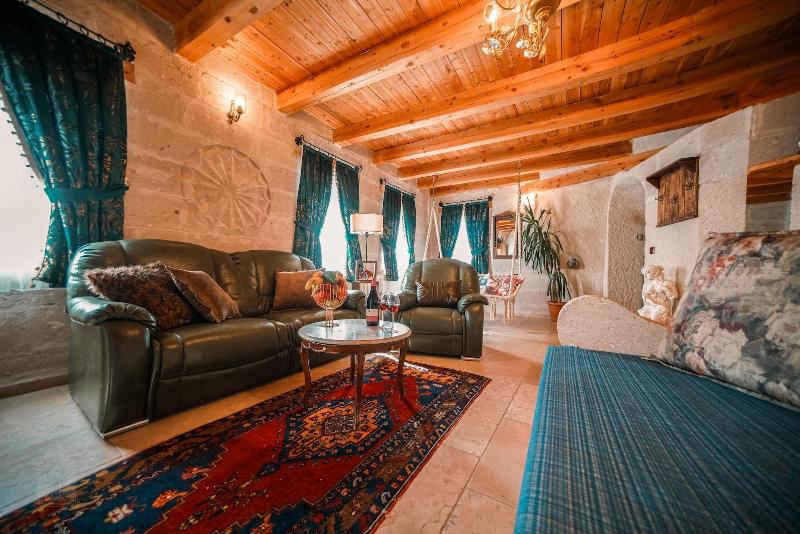 Zeus Cave Suites image