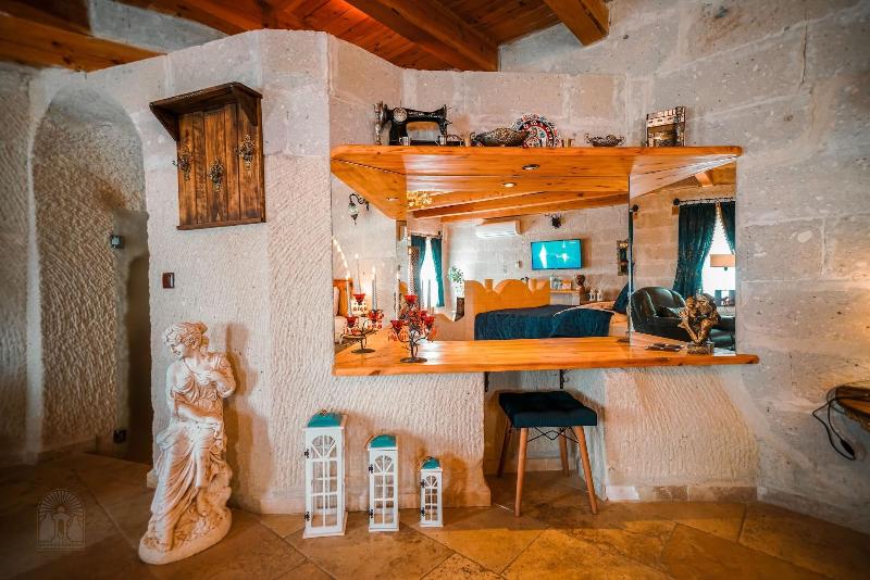 Zeus Cave Suites image