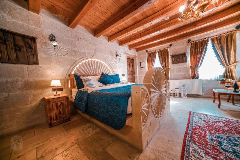 Zeus Cave Suites image