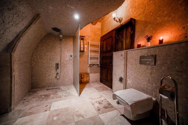 Zeus Cave Suites image