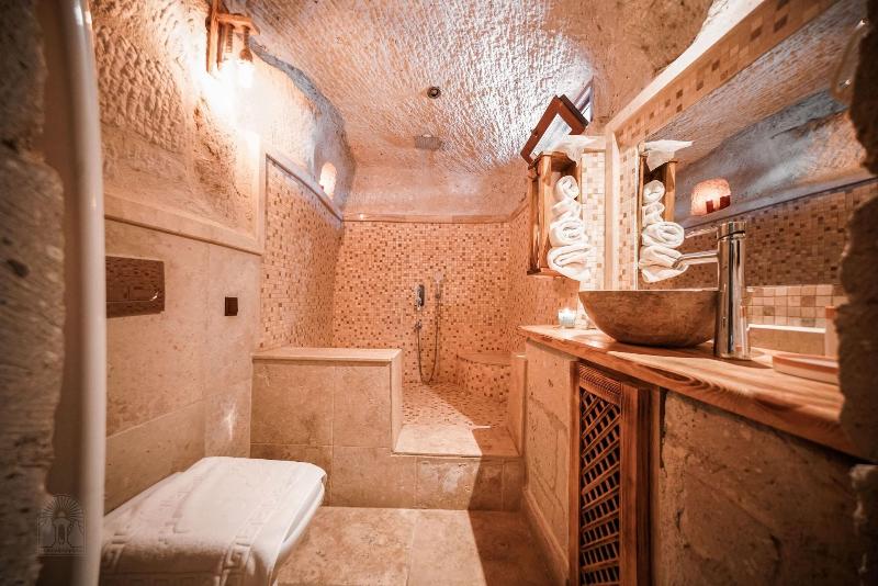 Zeus Cave Suites image
