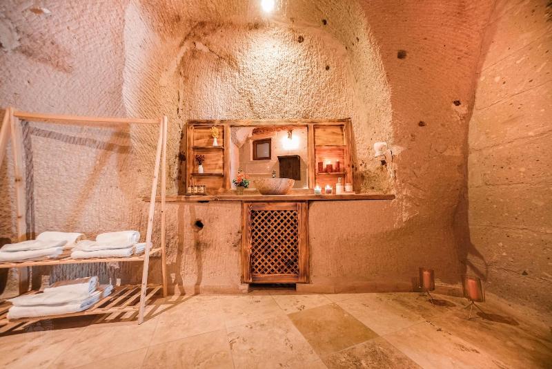 Zeus Cave Suites image