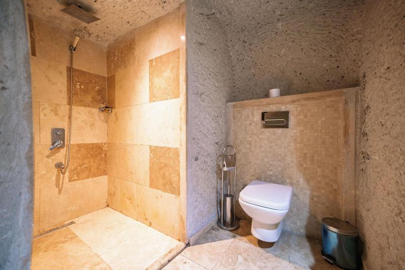 Zeus Cave Suites image