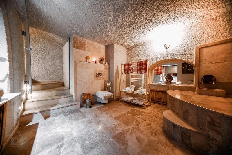 Zeus Cave Suites image