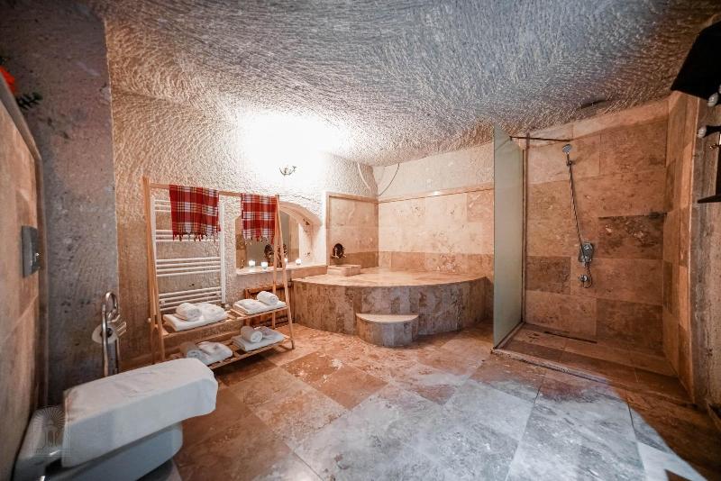 Zeus Cave Suites image
