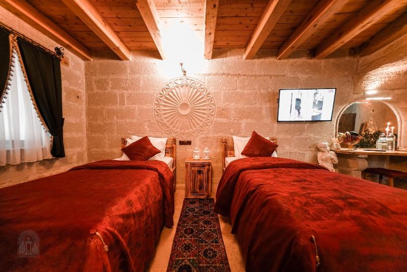 Zeus Cave Suites image