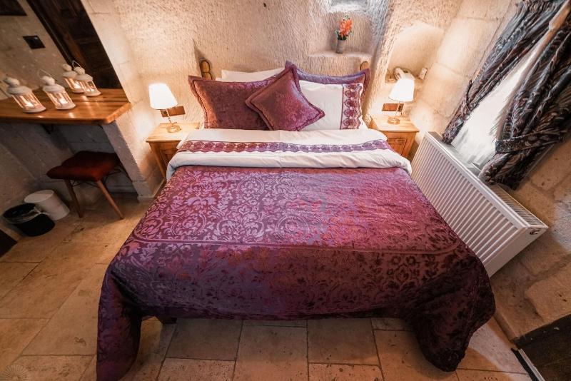 Zeus Cave Suites image