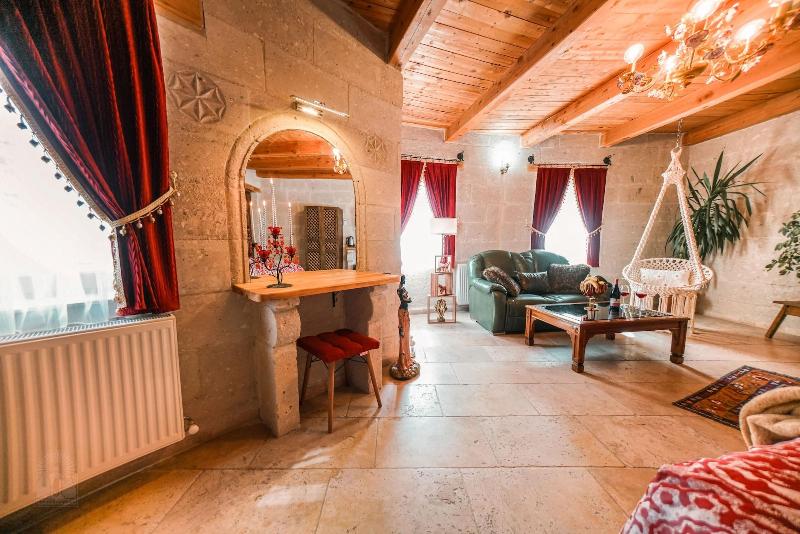 Zeus Cave Suites image