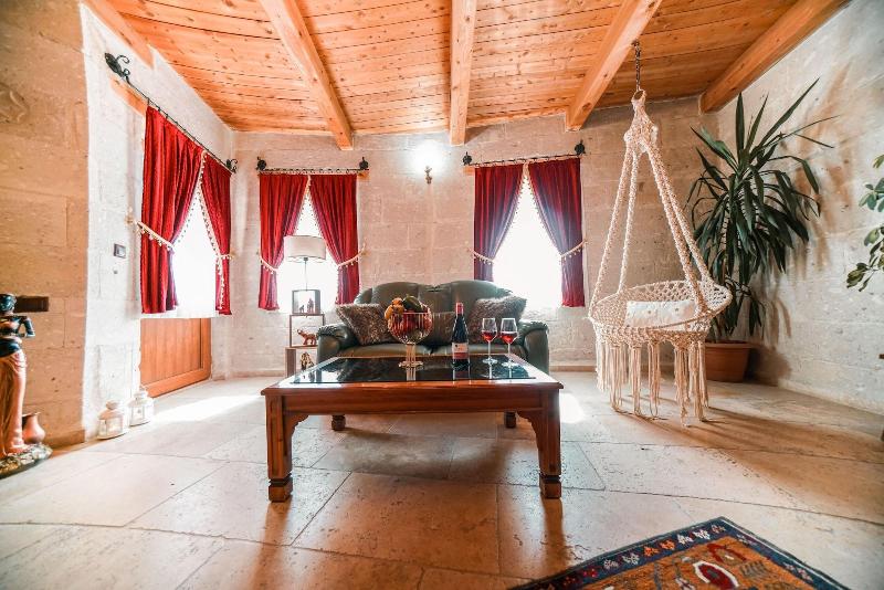 Zeus Cave Suites image