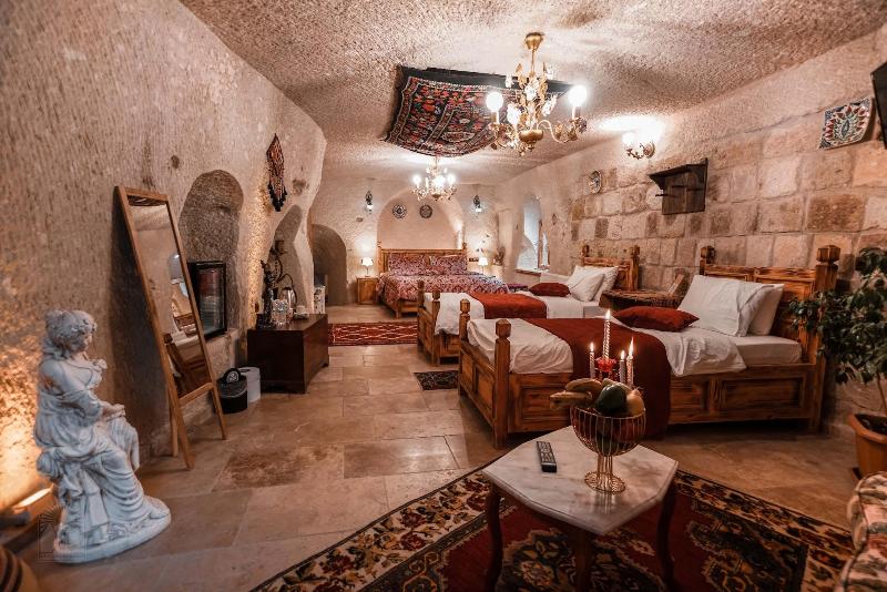 Zeus Cave Suites image