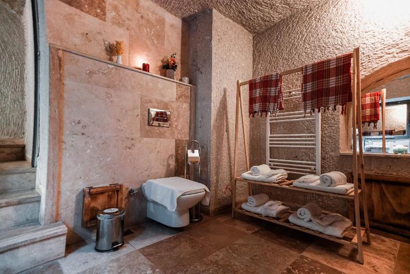 Zeus Cave Suites image